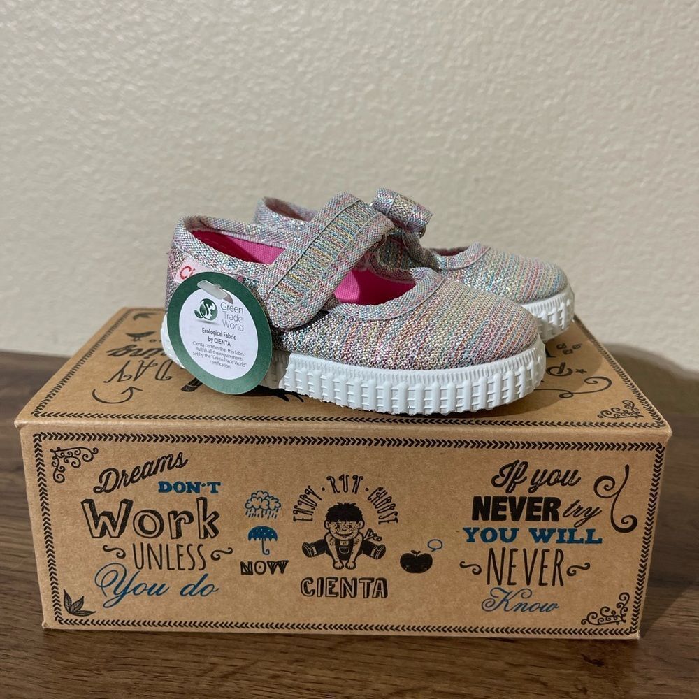 Cienta Kids' Glittery Rainbow Mary Jane Shoes